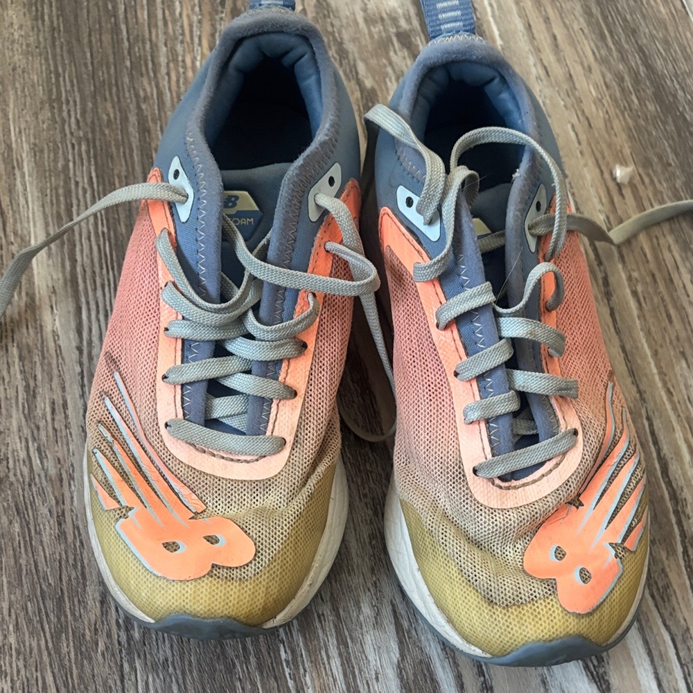 New Balance Kids Sneakers in Peach and Gold